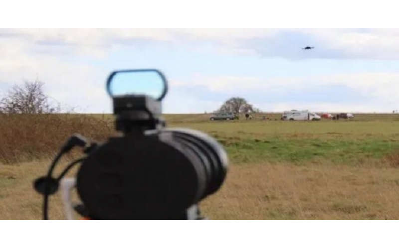 英国公司开展世界首次激光控制无人机飞行试验